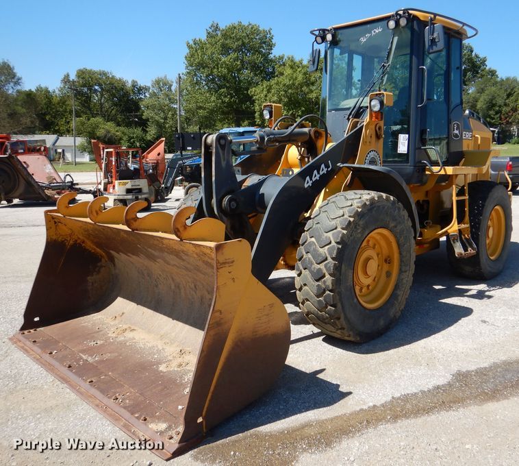 2006 John Deere 444J  wheel loader - DL3055