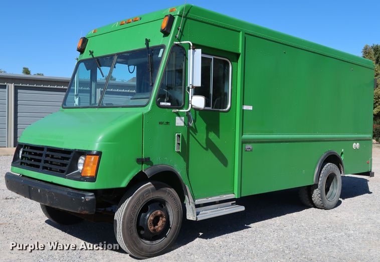 1994 Chevrolet P30  delivery truck - JP9380