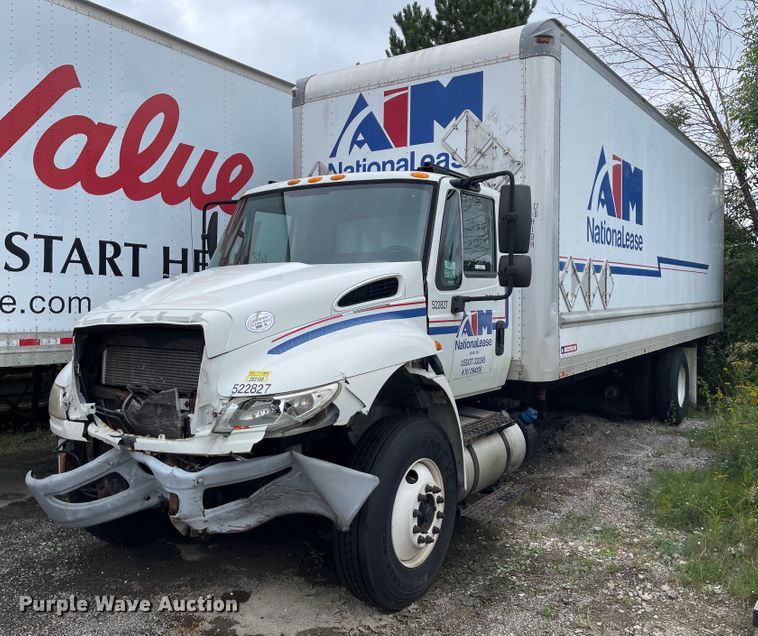 2015 International Dura Star 4300  box truck - KU9145