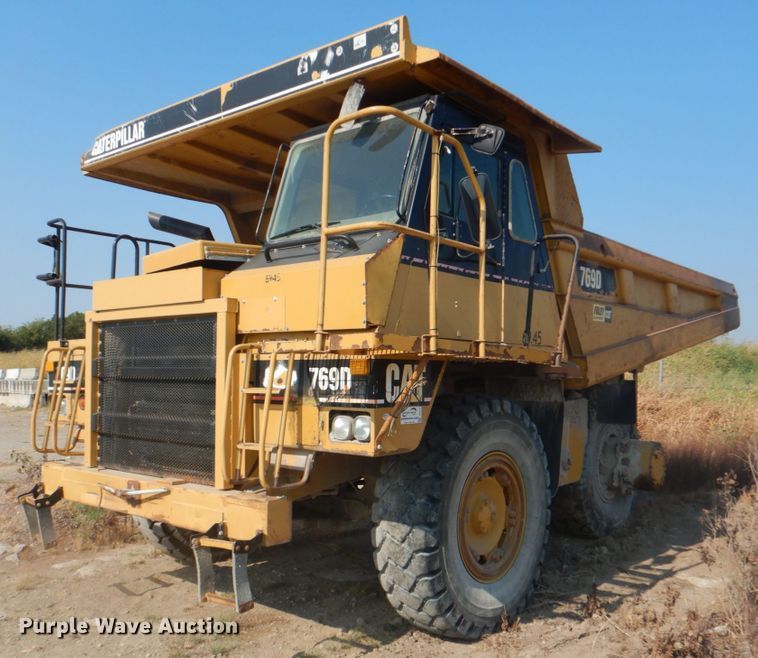 2004 Caterpillar 769D  haul truck - DG1717