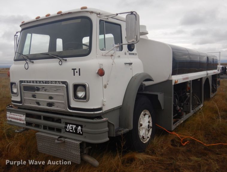 1975 International Cargo Star  fuel truck - DM5292