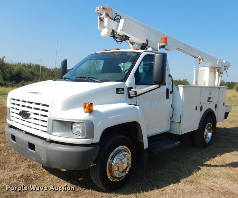 2006 Chevrolet C4500  bucket truck - HT9434