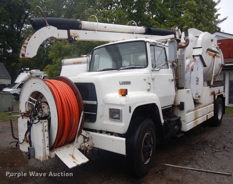 1987 Ford L8000  sewer jetter truck - KU9143