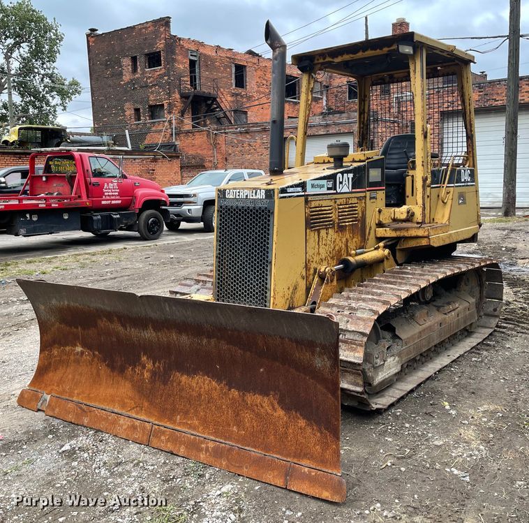 1995 Caterpillar D4C Series 3  dozer - KU9149