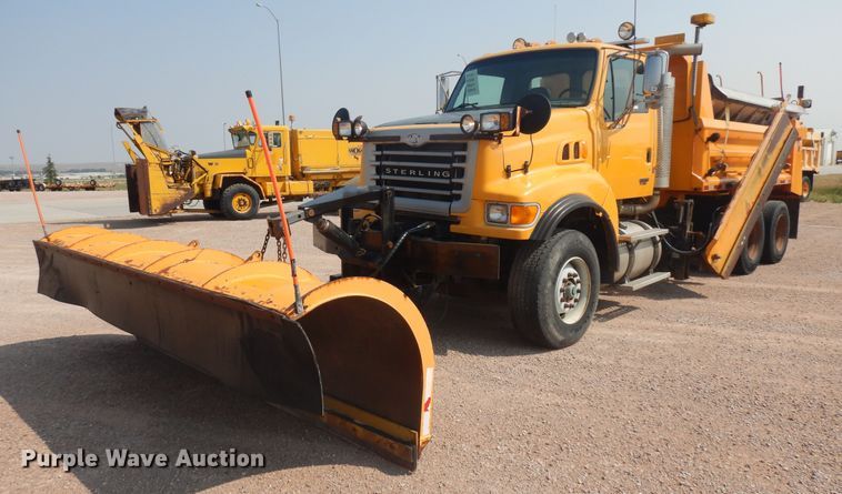 2004 Sterling LT9511  dump truck - KU9341
