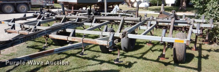 Hiniker 3300  field cultivator - KA9398