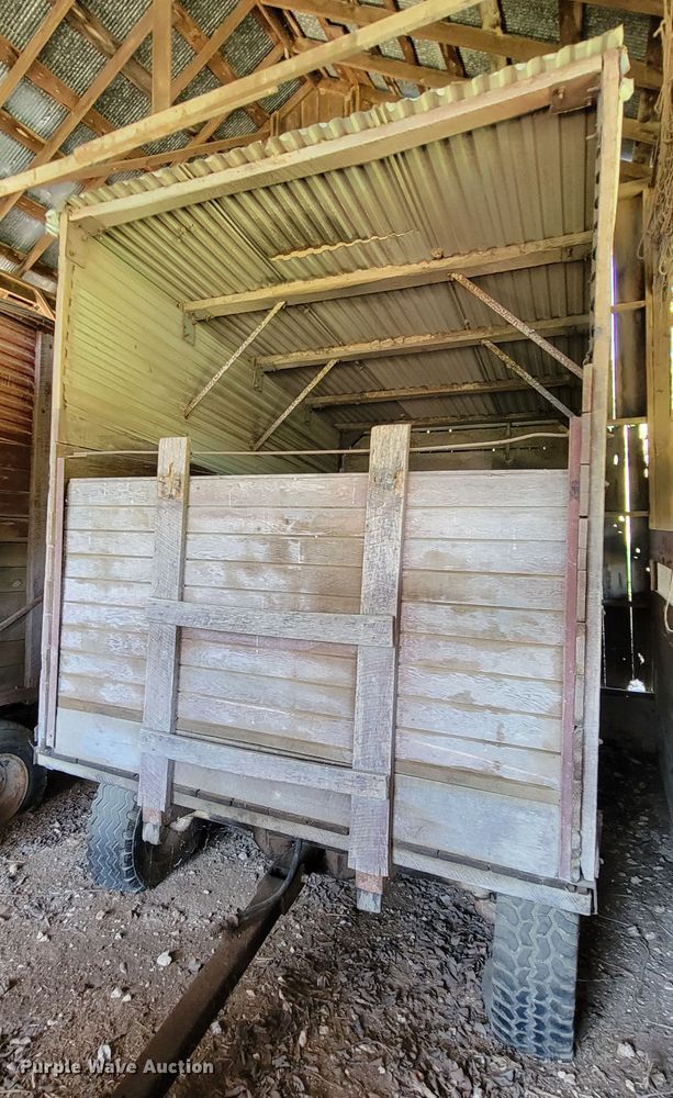 (3) silage wagons - KQ9257