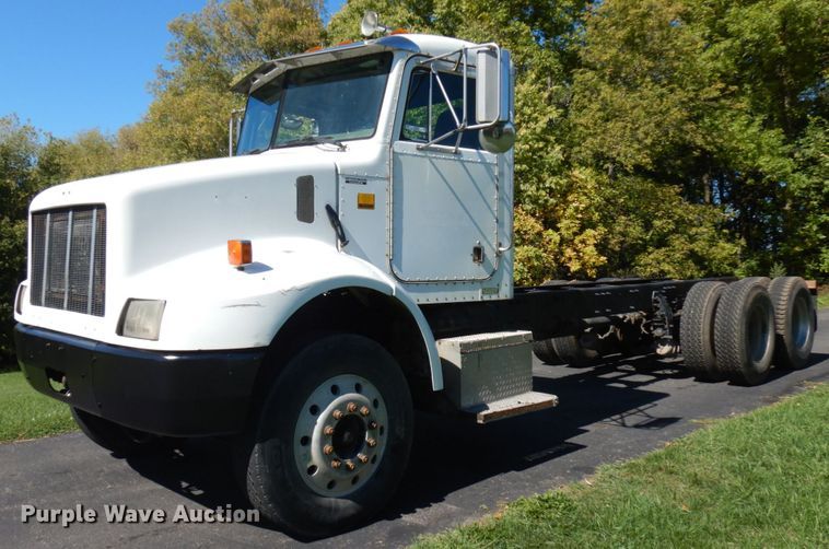 1998 Peterbilt 330  truck cab and chassis - JQ9246