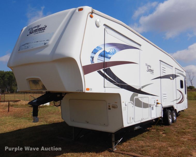 2010 Coachmen Wyoming Summit  camper - EX9695