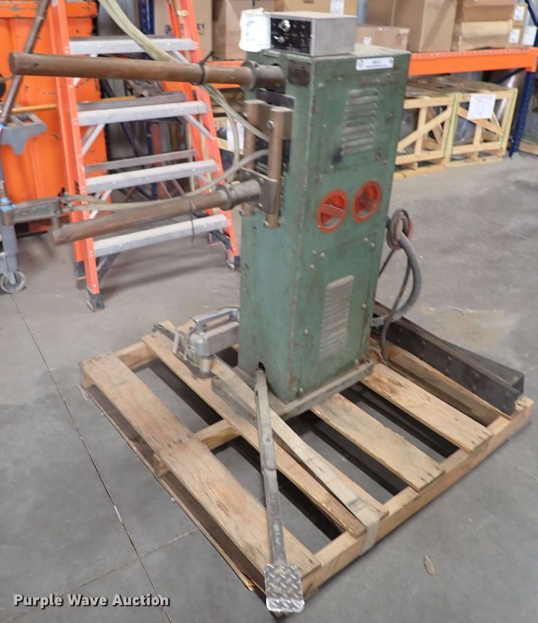 Pier Equipment spot welder - IB9072