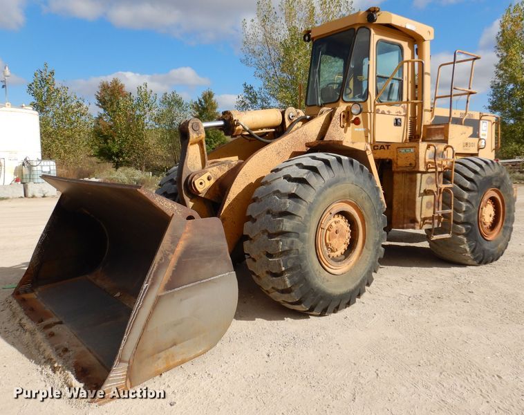 1982 Caterpillar 966D  wheel loader - EV9325