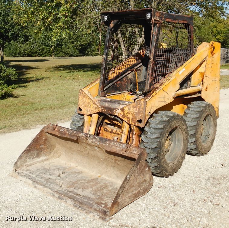 Mustang 2040  skid steer loader - JT9557