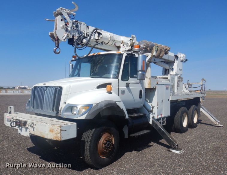 2003 International 7400  digger derrick truck - JZ9841