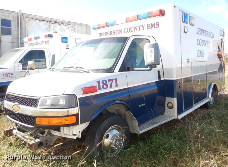 2009 Chevrolet Express 3500  ambulance - DK3049