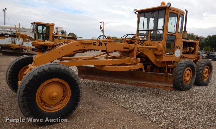 1962 Caterpillar 12E  rigid frame motor grader - KA9516