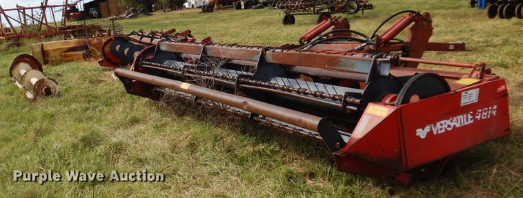 Versatile 4814  windrower head - DM5195