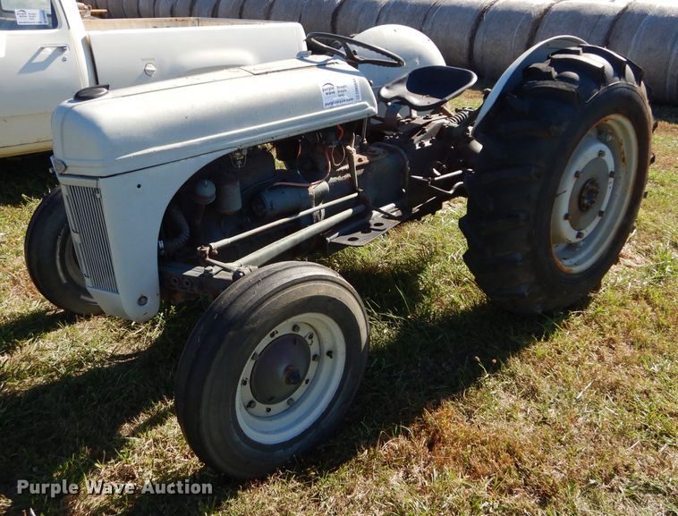 1944 Ford 2N  tractor - DM0644