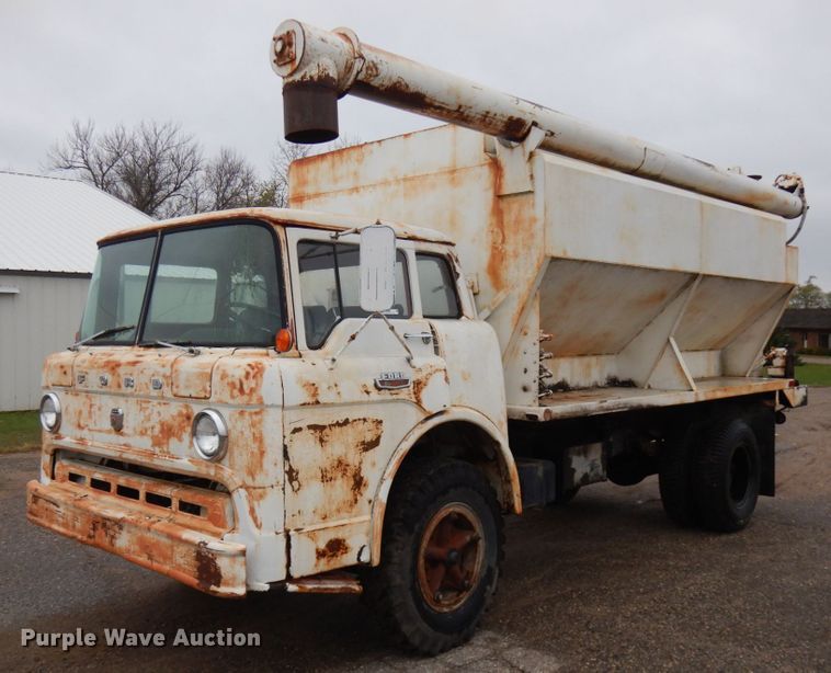 1967 Ford F600  feed delivery truck - JS9524