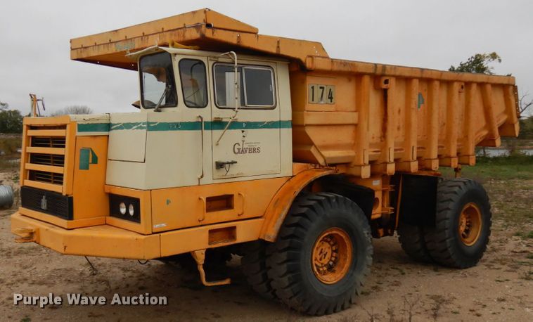 International 350  haul truck - JS9481