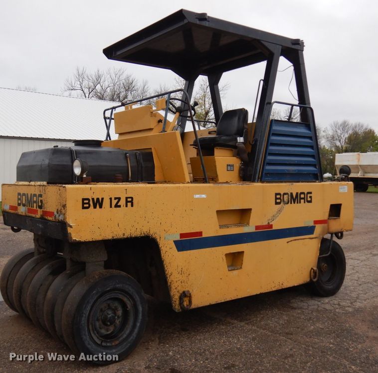 1990 Bomag BW12R  pneumatic roller - JS9525