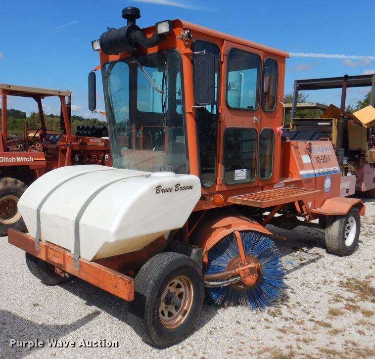2001 Broce RC350  broom - DA5413