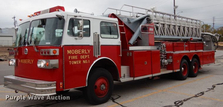 1984 Sutphen  ladder fire truck - JI9379