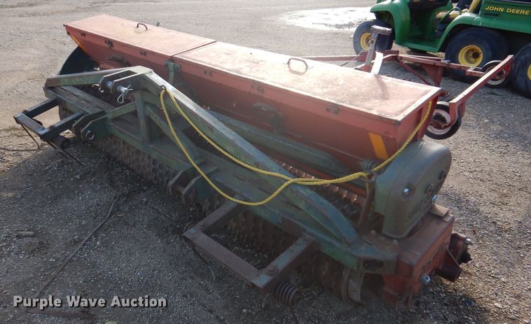 Brillion Sure Stand  seeder - KA9551