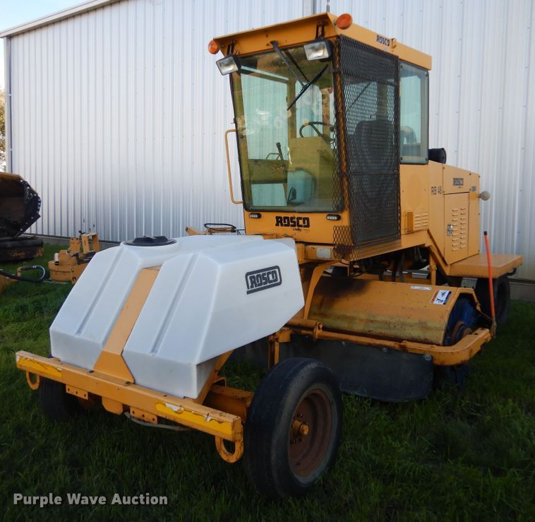 2001 Rosco  broom - KO9256