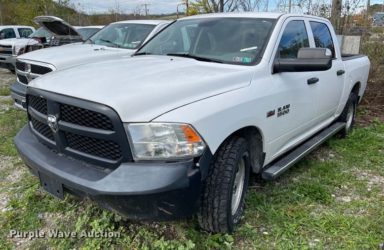 2014 Dodge Ram 1500  Crew Cab pickup truck - IK9633