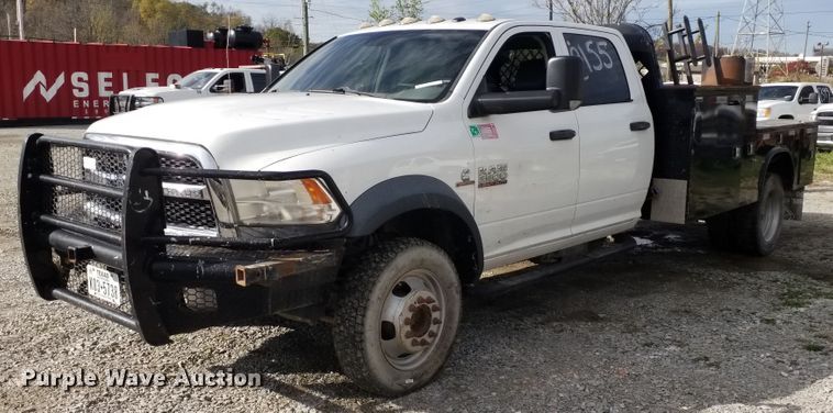 2014 Dodge Ram 5500  Crew Cab flatbed truck - IK9637