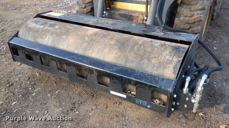 Wolverine  73"W skid steer smooth drum vibratory roller - KK9778