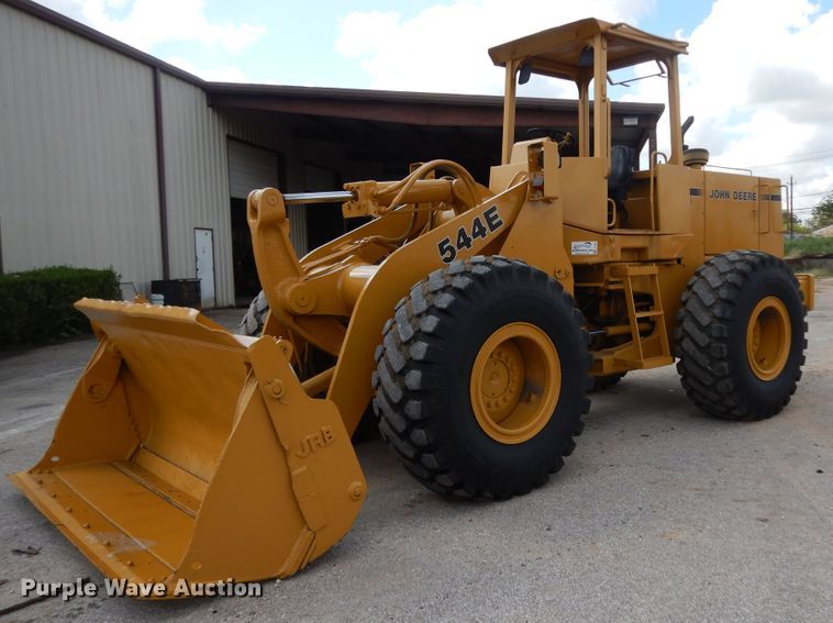 1989 John Deere 544E  wheel loader - DJ7441