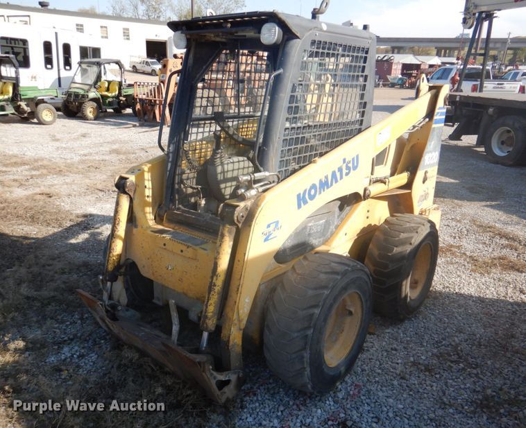 2004 Komatsu SK1020T  skid steer loader - DK1338