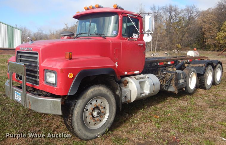2000 Mack RD688S  roll-off container truck - DK3249
