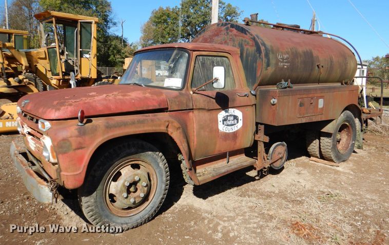 1966 Ford CB  oil distributor truck - DL0625