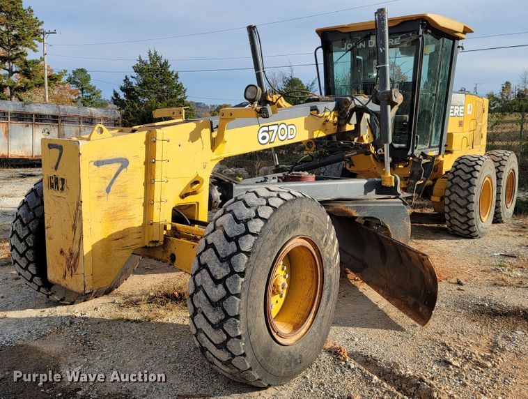 2007 John Deere 670D  motor grader - KQ9082