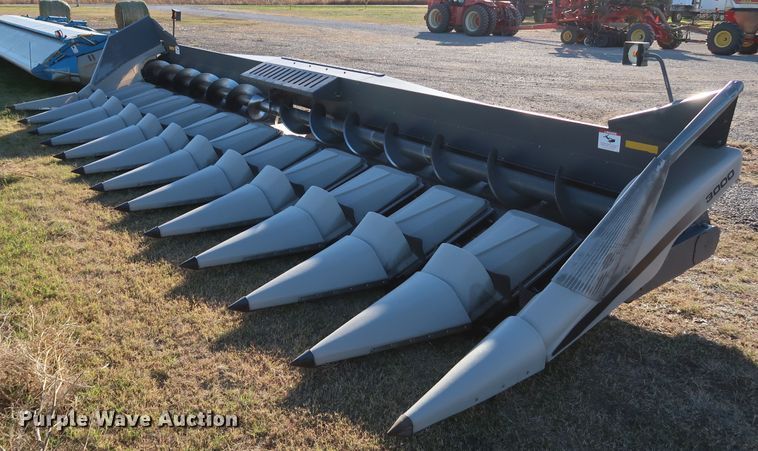 2014 Gleaner 3000 R12  corn head - DJ2414