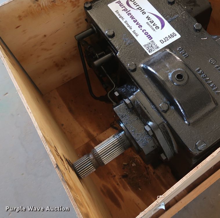 AGCO Gleaner 71470741 transmission - DJ2465