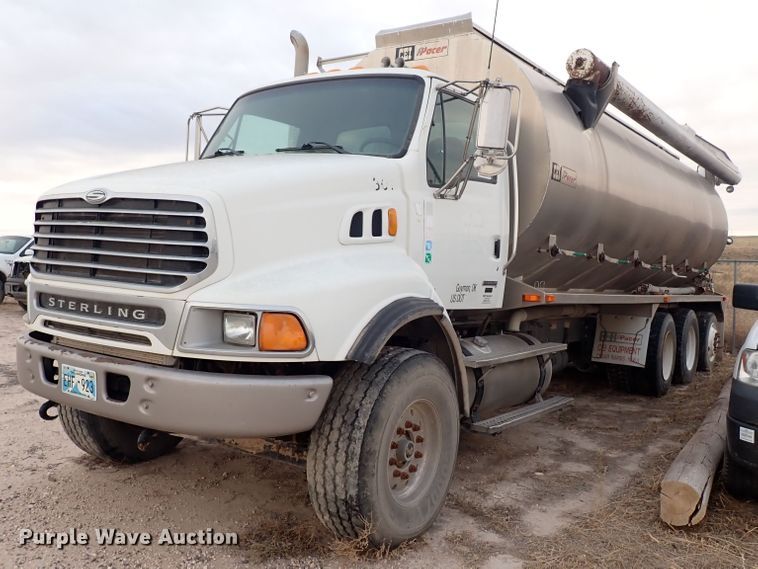 2006 Sterling LT9500  feed delivery truck - DL6133