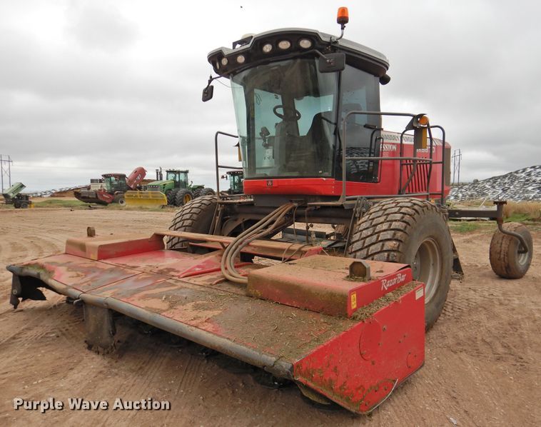 2014 Massey Ferguson WR9870  windrower - DN0056