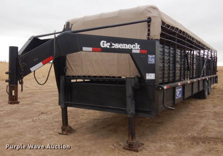 2006 Gooseneck A10A2  livestock trailer - DN6253