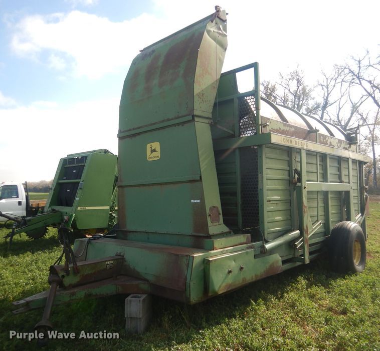 John Deere 200  hay bale stacker - HU9319