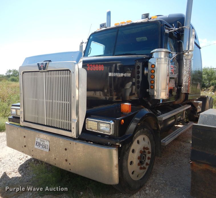1999 Western Star 4964FX  semi truck - DJ8873