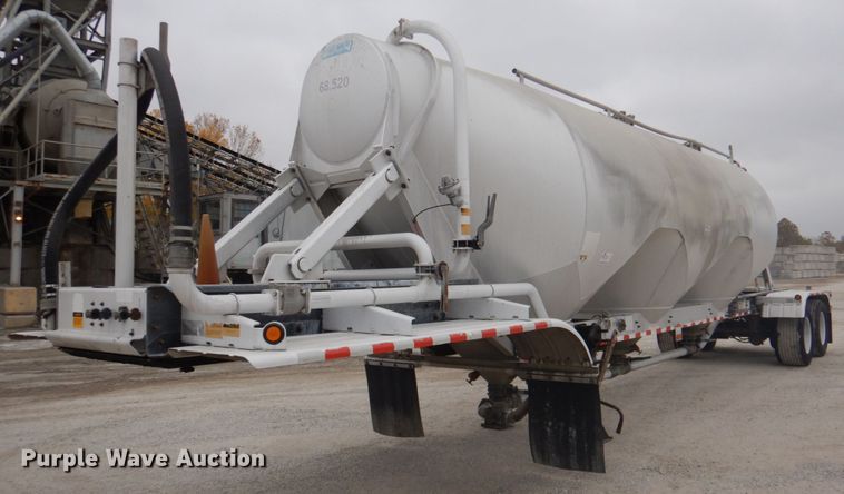 2007 Heil  pneumatic dry bulk trailer - DK1355