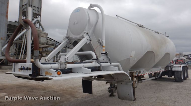 2007 Heil  pneumatic dry bulk trailer - DK1361