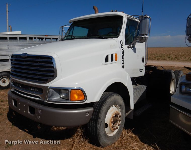 2005 Sterling LT9500  semi truck - DM5248