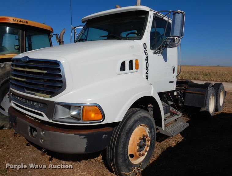 2006 Sterling LT9500  semi truck - DN8755