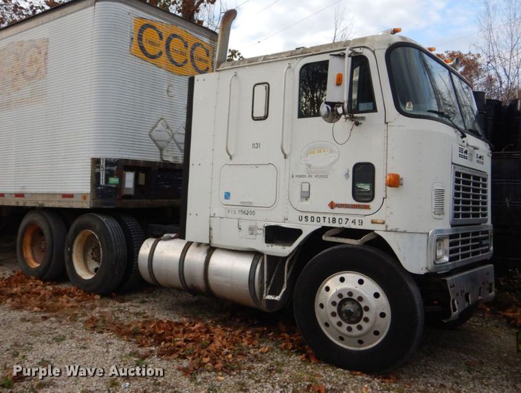 1988 International COF-9670  semi truck - IV9582