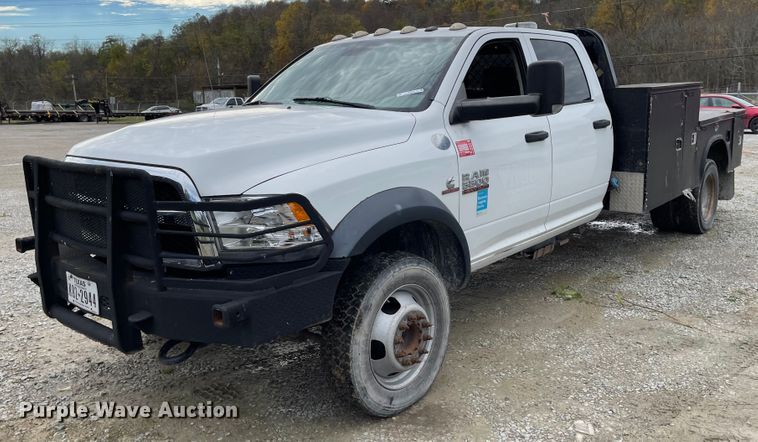 2013 Dodge Ram 5500  Crew Cab flatbed truck - IK9634