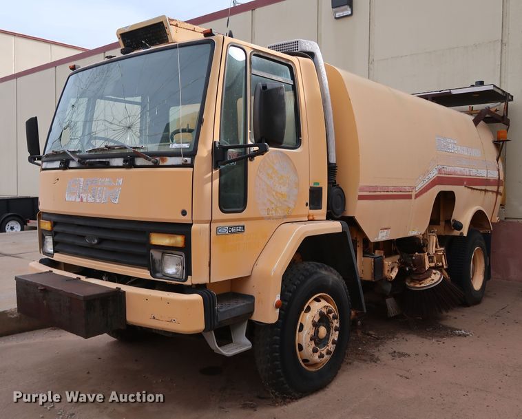 1988 Ford Cargo CF7000  street sweeper truck - KY9753